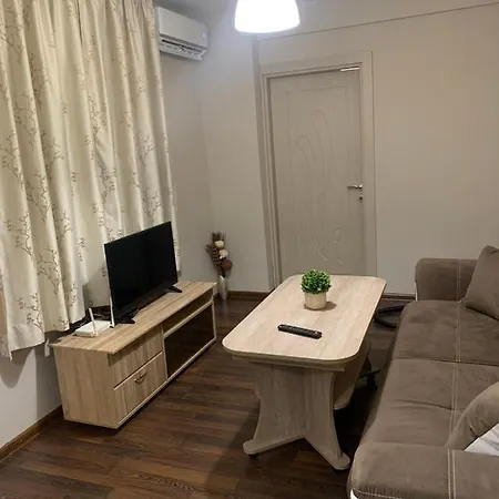 Silver Apartment *