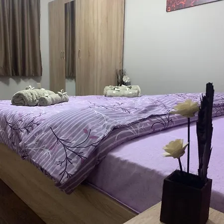 Silver Apartment *